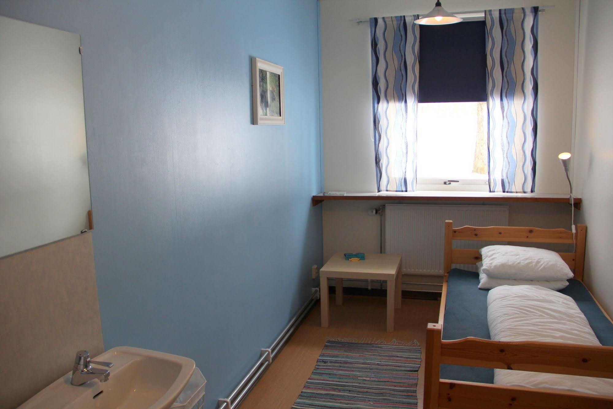 Haellefors Vandrarhem-Hostel & Kanotcenter Extérieur photo