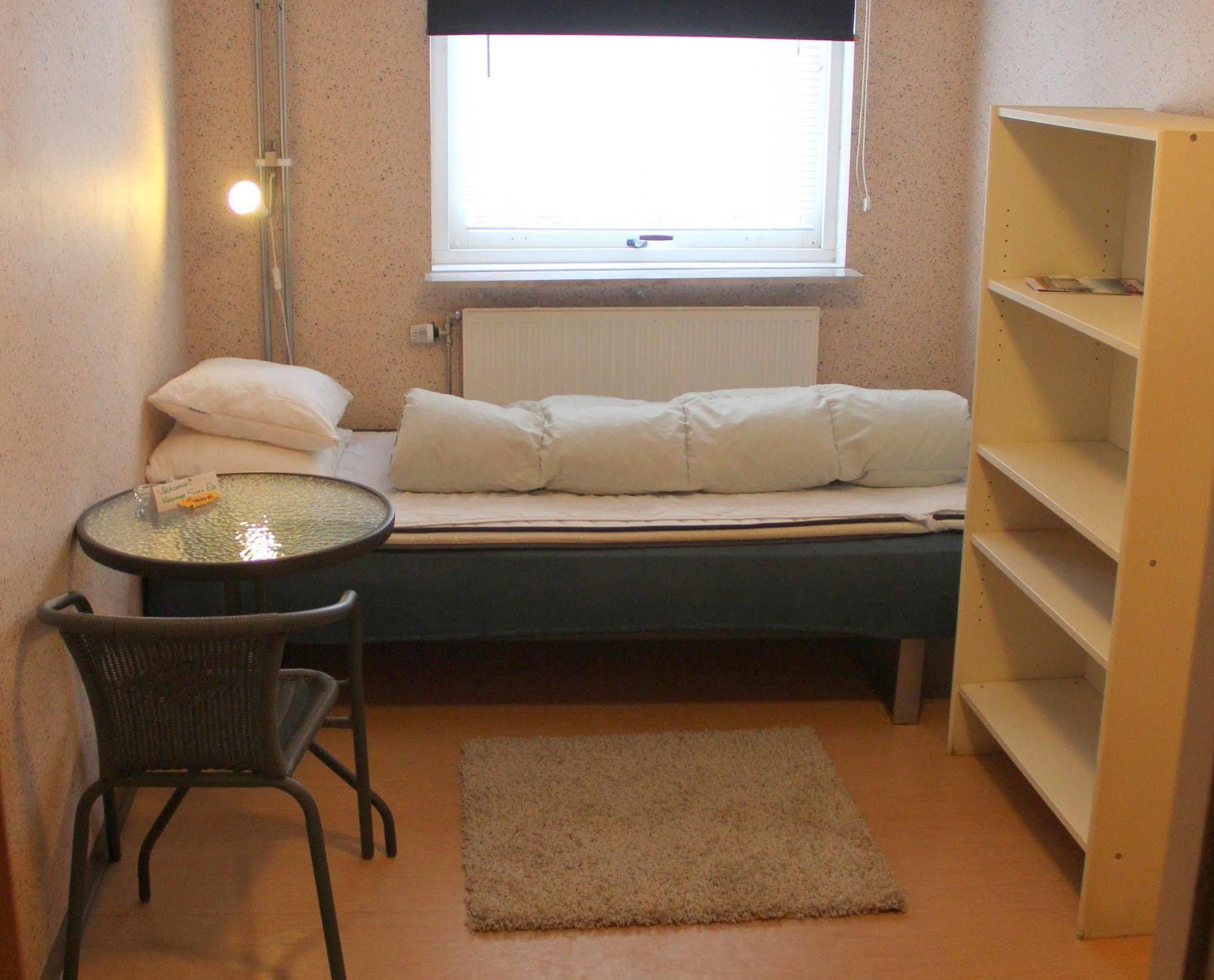 Haellefors Vandrarhem-Hostel & Kanotcenter Extérieur photo