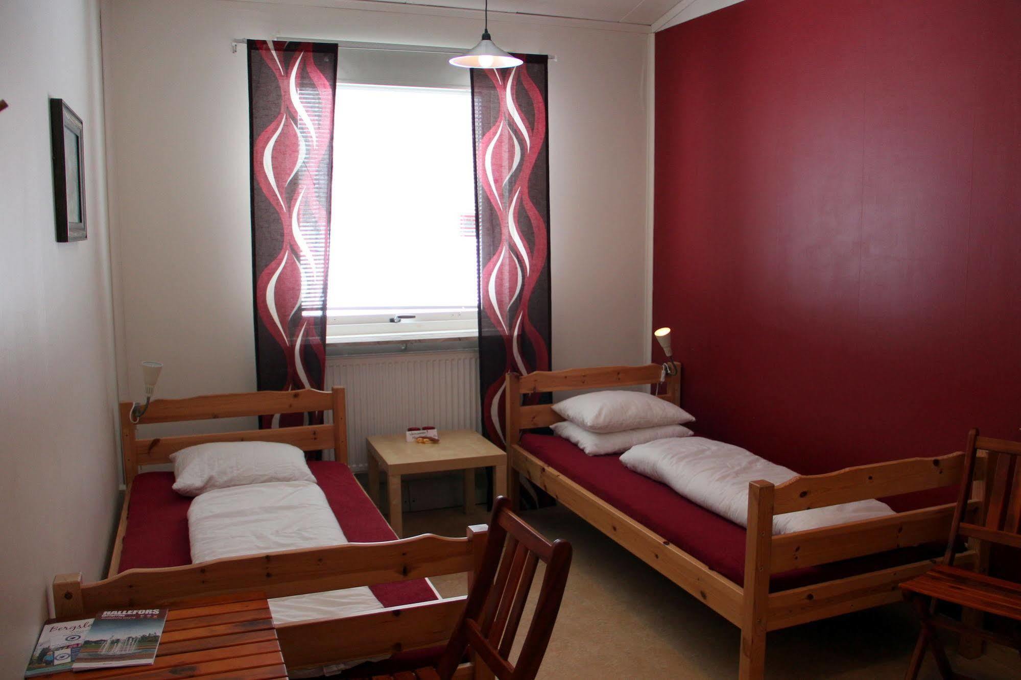 Haellefors Vandrarhem-Hostel & Kanotcenter Extérieur photo